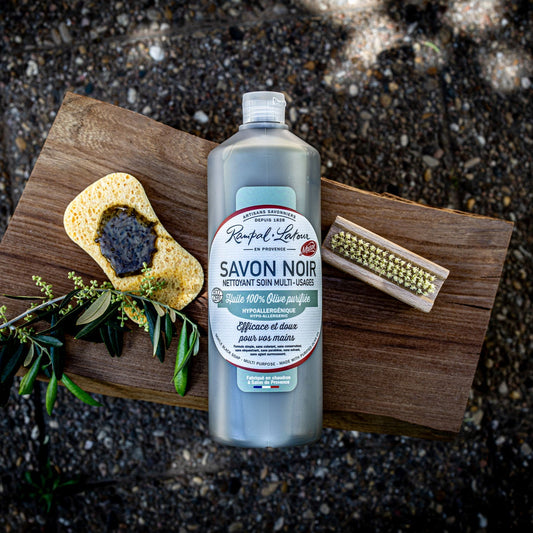 Sapone nero liquido di Marsiglia con spugna