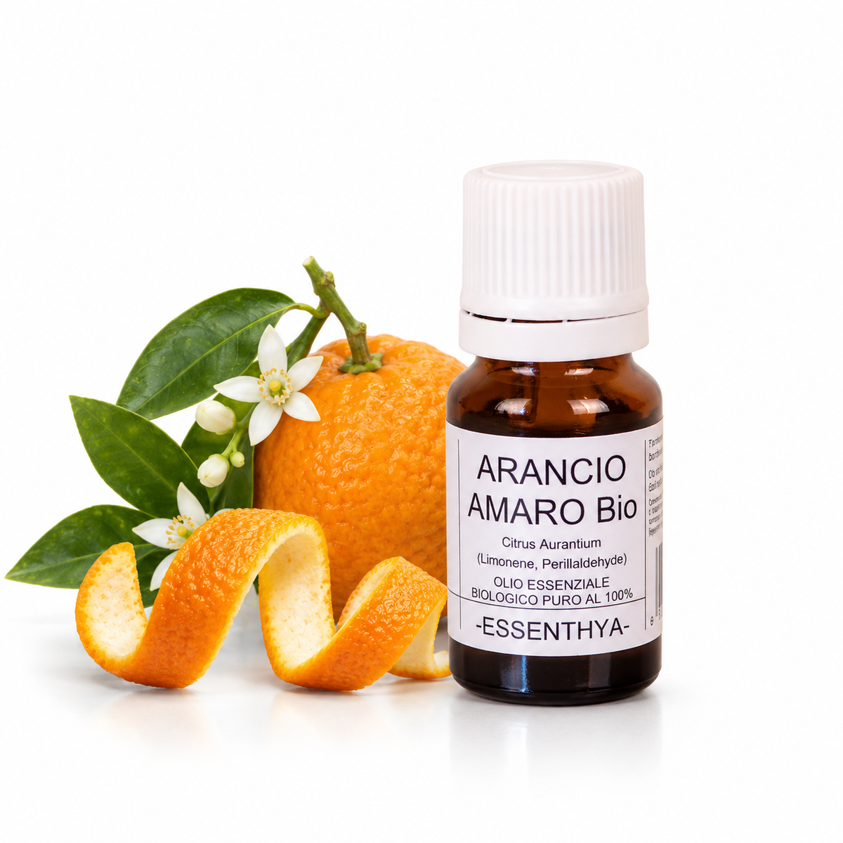 Flacone di olio essenziale di Arancio Amaro Bio da 10 ml accanto al frutto, ai fiori e alla buccia — Citrus aurantium